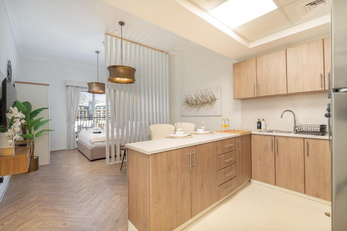 Fabulous Studio In Jvc With Fully Fitted Kitchen *